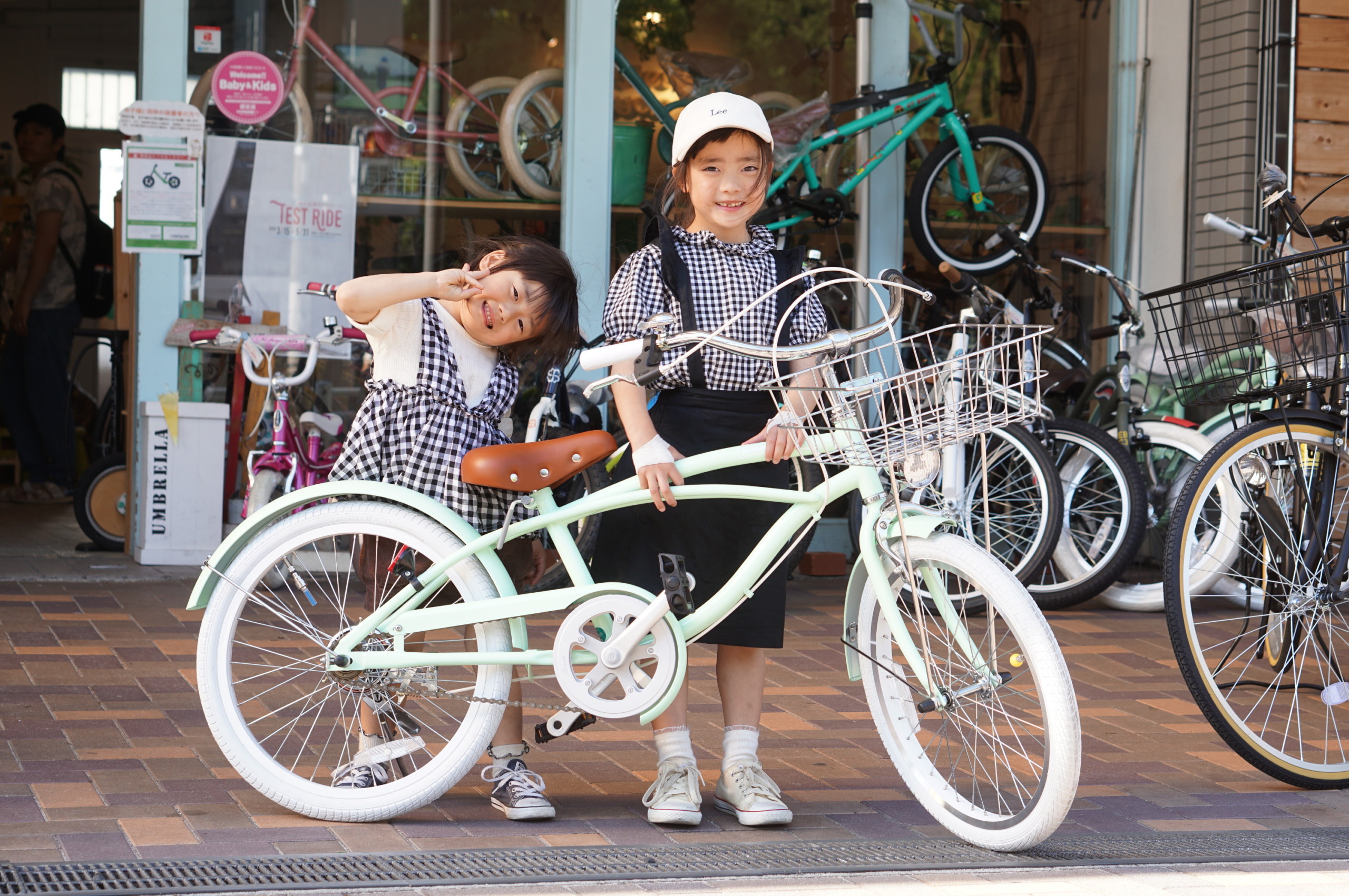 女の子に人気のインチミントカラークルーザー 親子で乗れるおしゃれでかっこいい自転車をお求めなら愛知県名古屋市北区のバズデザインサイクル