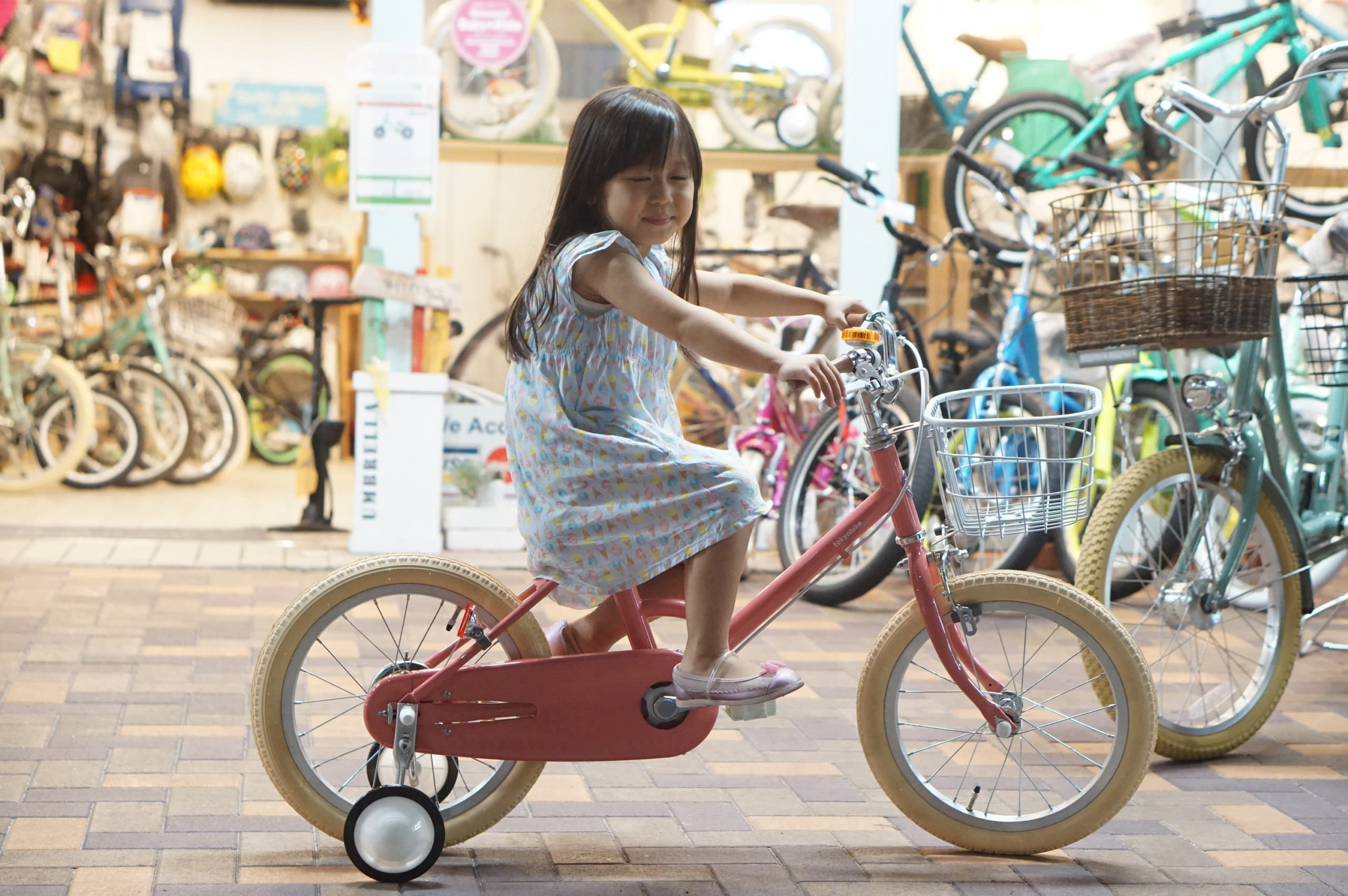 サンタさんからのプレゼントに リトルトーキョーバイク 親子で乗れるおしゃれでかっこいい自転車をお求めなら愛知県名古屋市北区のバズデザインサイクル