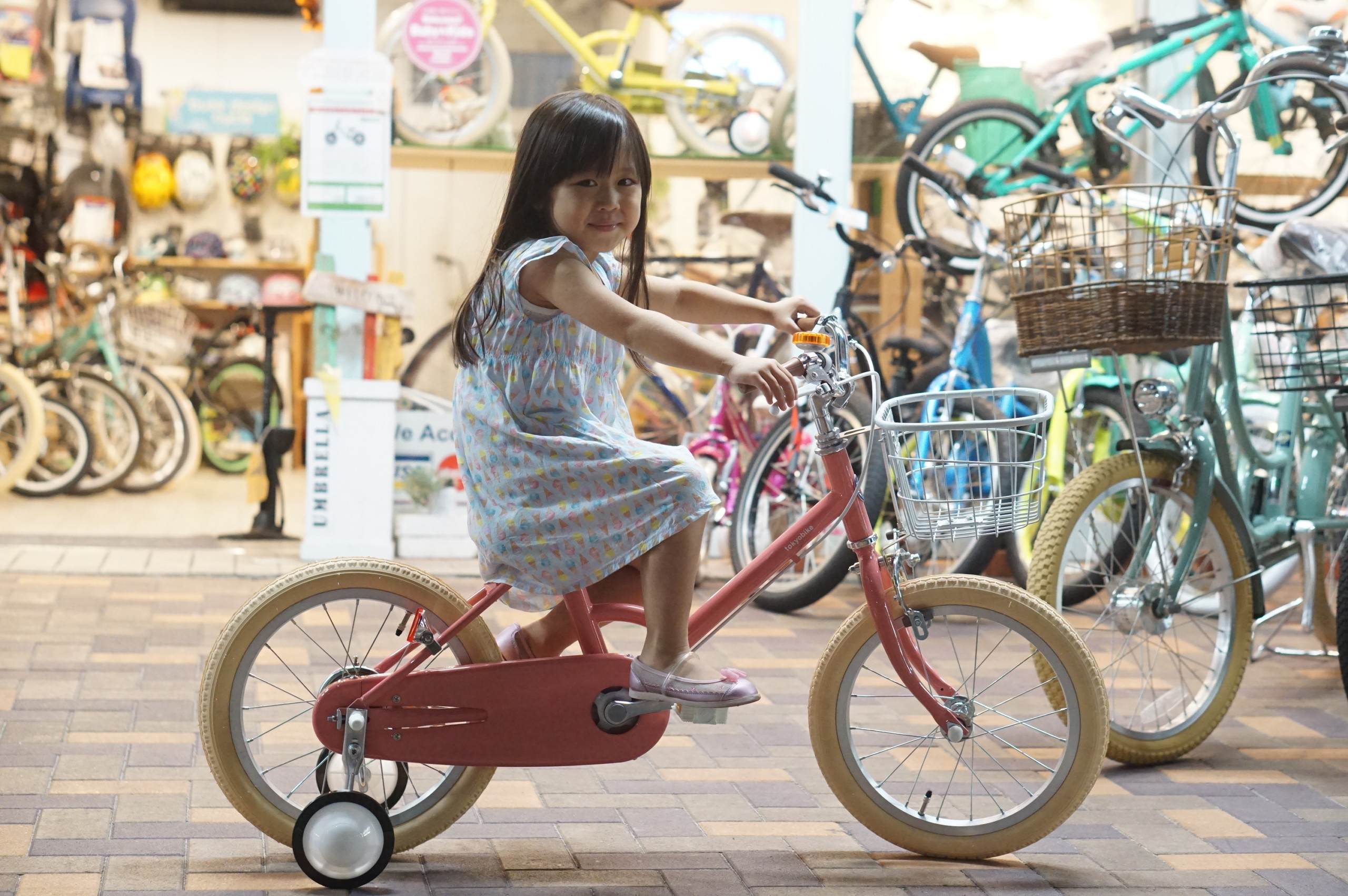 サンタさんからのプレゼントに リトルトーキョーバイク 親子で乗れるおしゃれでかっこいい自転車をお求めなら愛知県名古屋市北区のバズデザインサイクル